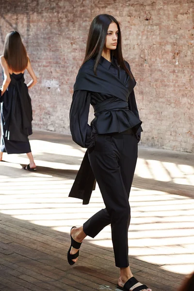 Look 13